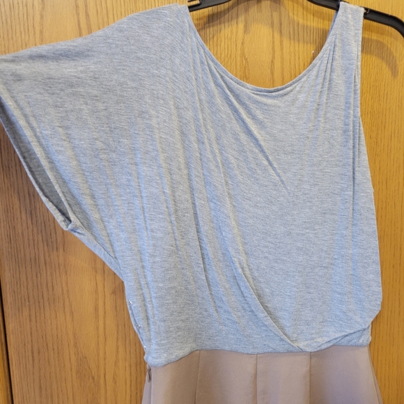 NWT BCBG Gray Dress Size 6 - Picture 10 of 13